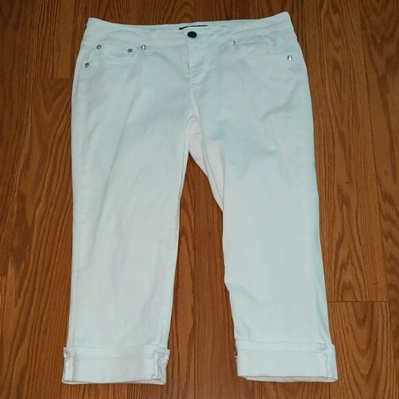 Earl white Capri jeans Sz 6P
 NWOT - Picture 1 of 5